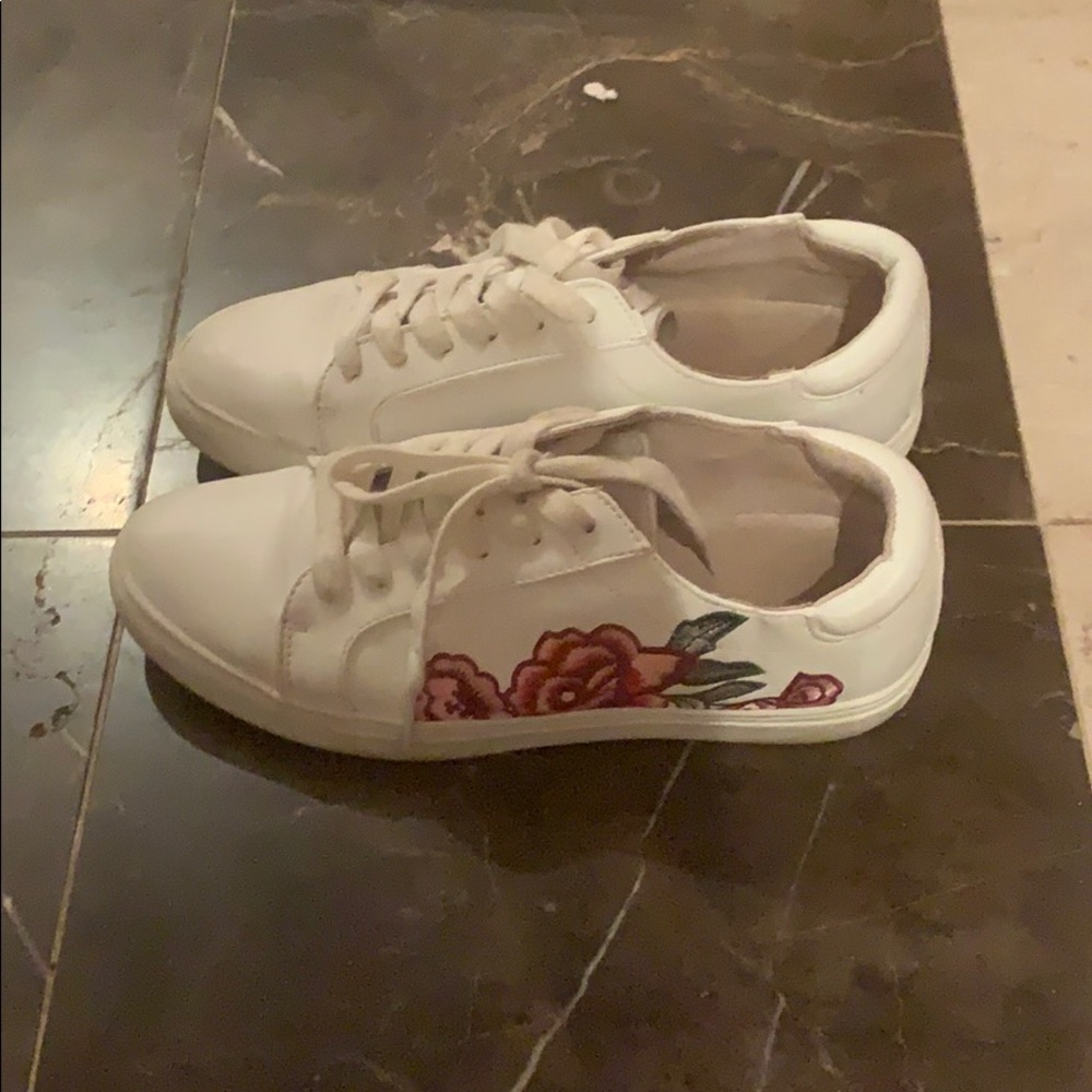 Floral embroidered shoes